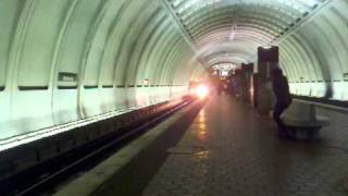 preview picture of video 'Bethesda Metro station - heading to Van Ness/UDC'