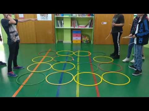 Juego de coordinación y ritmo.