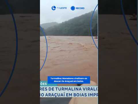 Turmalina: Moradores viralizam ao descer rio Araçuaí em boias.