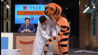 Download lagu Korea's famous comedy part🤣😱🥺🫣#comedyvideo #comedybigleague#funny #like #yangsechan #runningman#tvn# mp3