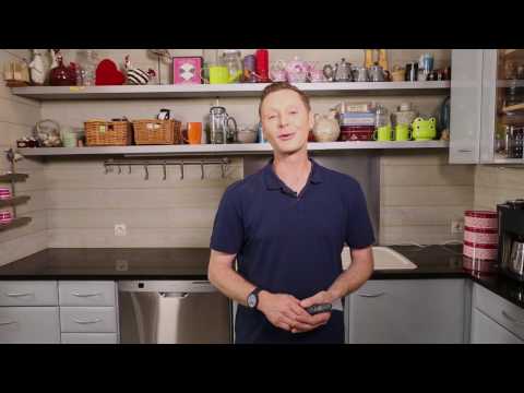 Part of a video titled Refaire ses joints de cuisine - YouTube