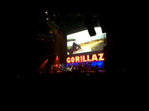 Stylo (Gorillaz - Camdem, NJ - 10.10.10)