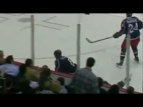 Anton Stralman hipchecks Alec Martinez