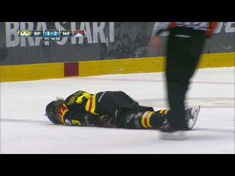 Ful knätackling av Rosdahl - TV4 Sport