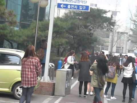 CN Blue's Arrival at KBS Music Bank (032814)