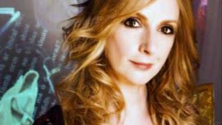 Moya Brennan - Kiss The Book