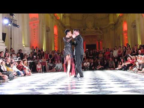  a  dance  to  the  nontraditional song  "  Canaro en París  "  by  Solo Tango Orquesta  at  Torino Tango Festival  in  2019