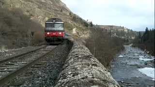 preview picture of video 'PASSAGE TRAIN CEVENOL A JONCHERES GORGES ALLIER'