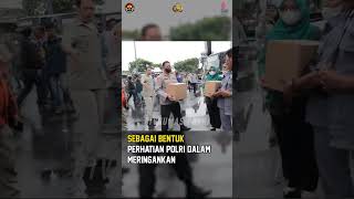 Download lagu Polri membagikan bantuan sosial (Bansos) di Terminal Bus Tanjung Priok mp3