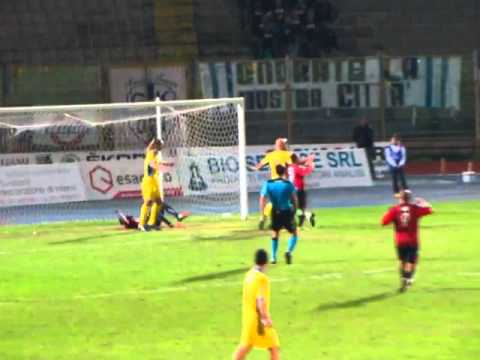 Casertana - Martina Franca 2-0 traversa di Mangiacasale