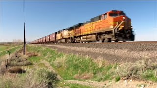 preview picture of video 'Speeding BNSF unit grain train in Hover Washington 3/26/15'