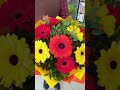 миниатюра 3 Видео о товаре Букет из 9 разноцветных гербер с пистацией