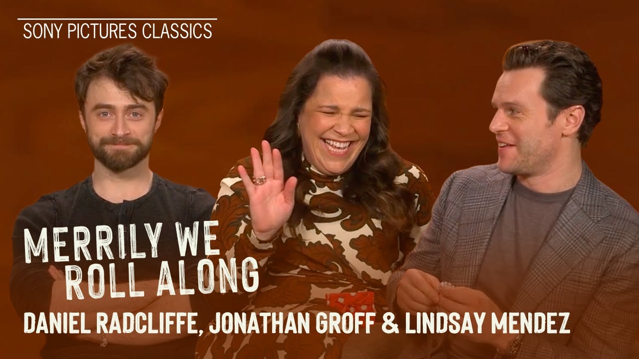 Miniature de la vidéo "Friends-4-Ever" with Daniel Radcliffe, Jonathan Groff, & Lindsay Mendez du film Merrily We Roll Along