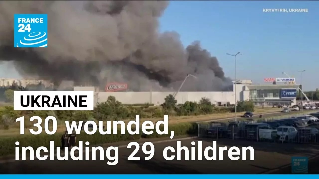 Russian strikes Zelensky's hometown in Ukraine, killing 15 people, wounding 130 • FRANCE 24