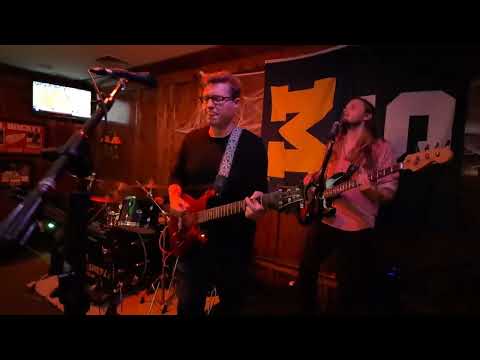 The Crasherz Band cover of "INTO THE MYSTIC"