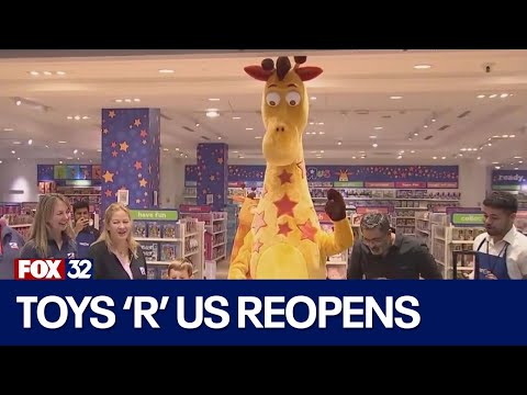Toys 'R' Us opens new standalone store in Chicago suburb