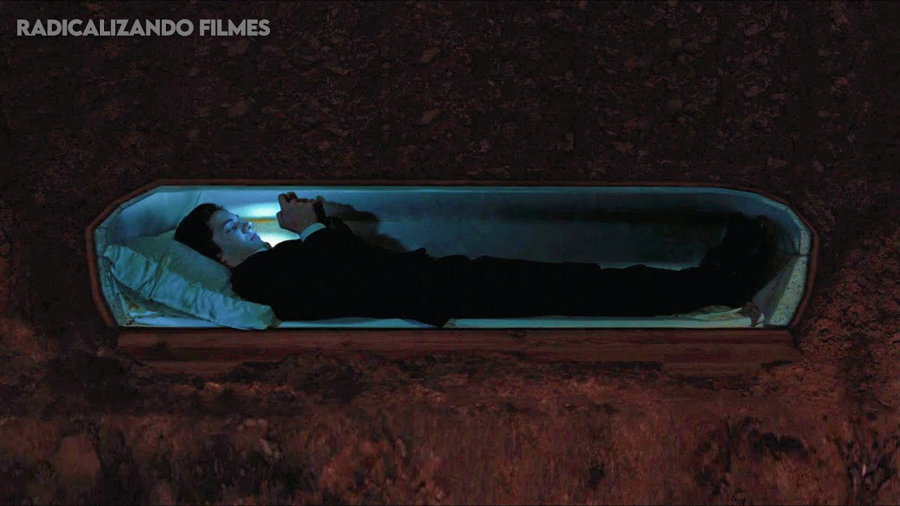 ELE ACORDOU ENTERRADO VIVO MAS NEM SE IMPORTOU, FICOU ENTEDIADO E COMEÇOU A JOGAR NO CELULAR!