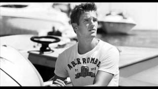 When I Get Close to You- Jocelyn Enriquez; Abercrombie &amp; Fitch Store Music