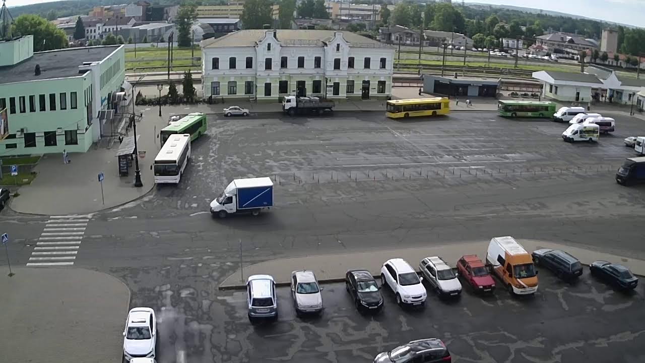 Live webcam view of Barysaw Railway Station Square