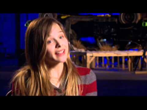 Thumbnail of the video: Interview with Chloe Grace Moretz for Let Me In