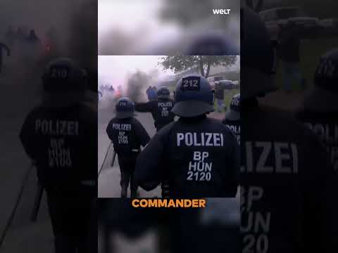 GERMAN POLICE TACTICS: Controlling violating masses - very quick, very effective water canon