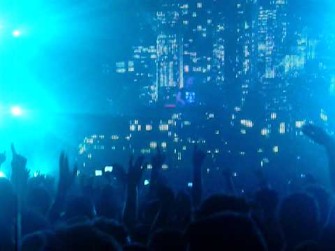 Armin playing SvD pres. Purple Haze feat. Colin Janz - Timezone@Bucharest 15.10.2011