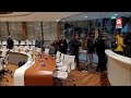 Kick Out Zwarte Piet-demonstranten verstoren raadsvergadering in Alphen