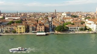 preview picture of video 'Arrive in Venice by sea HD'
