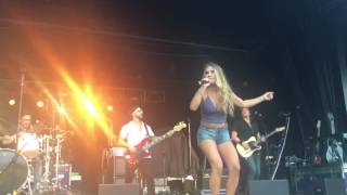 Jesse James decker live