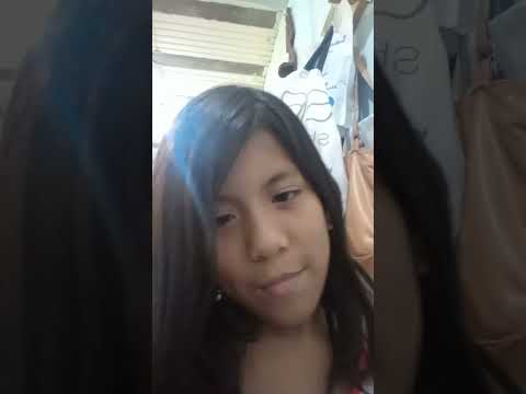 se pone un  traje de baño que le queda uf mi amor