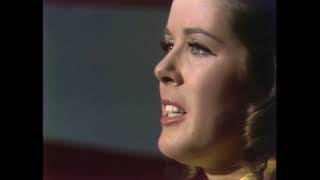 Susan Raye   It’s Over   Hee Haw 1969