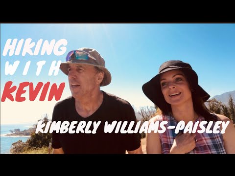 KIMBERLY WILLIAMS-PAISLEY RECORD BREAKING KISS