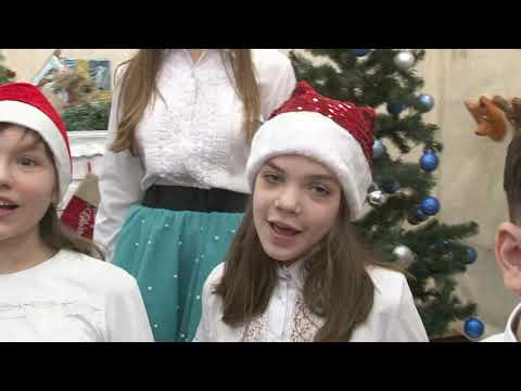 Ansamblul vocal Bujoreii de la CCCA "Speranţa", mun. Soroca,  Colind "Din patru părţi"