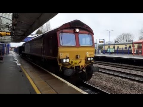 DB Cargo UK 66076 passes through Princes Risborough on a HS2 Material train with 66111 14/01/23