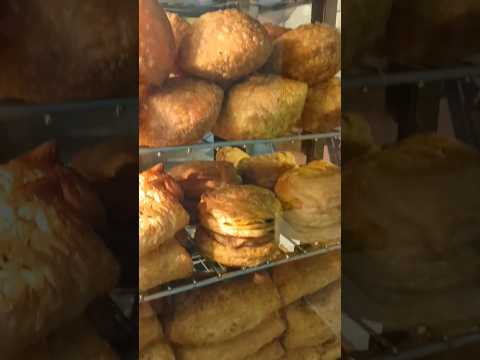 Har Celebration ki shaan 🍰🎂#food#recipe#shortsfeed#foodie #cake#bakery#shorts#shortsvideo