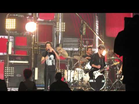 X Factor Live Final - One Direction singing Midnight Memories
