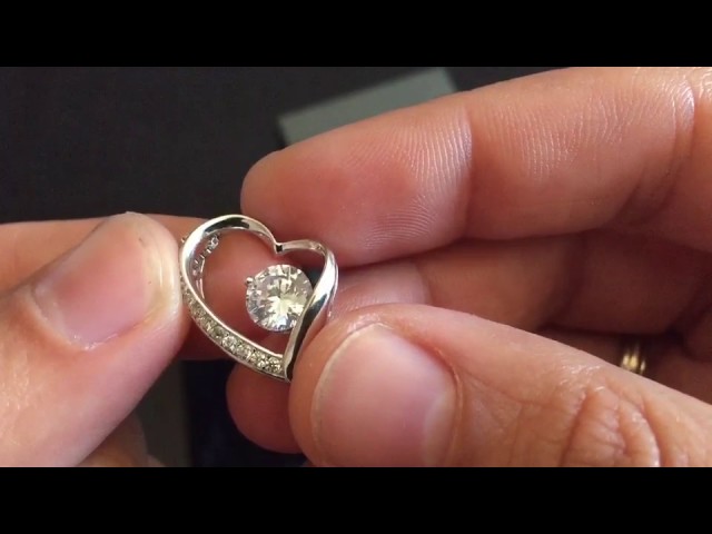Vídeo relacionado con B.Catcher Collar Mujer, Colgante de Corazón de Plata 925, Circonita Cúbica Love 5A, para Mamá Esposa Novia Mujer, Regalo dia de la Madre, Día de San Valentín, Cumpleaños, Navidad, Aniversario, 45cm
