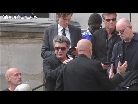 Marc Lavoine en larmes dans les bras de Philippe Corti aux obsèques de Thierry Ardisson - 17.07.2025