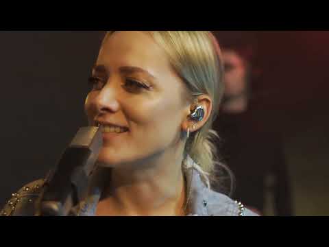 Maciek Starnawski feat. Aleksandra Radwan - „Pani z Telefonu”