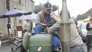 preview picture of video 'défilé anciens tracteurs à saint sulpice le dunois'