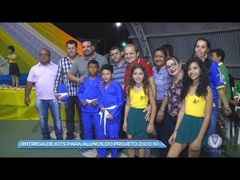 Entrega de Kits para alunos do projeto Zico 10 em Vitória do Xingu-PA