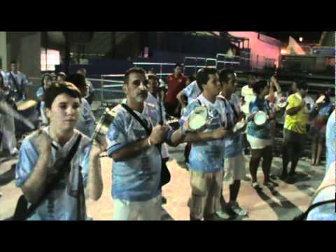 Bateria da Caprichosos de Pilares no Sambódromo