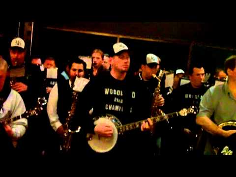 QCTV - Viewers Choice Edition - Woodland String Band - "I Just Can't Wait to be King".MOV