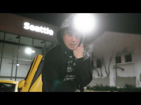 Xavier Weeks - Famous (Official Music Video)