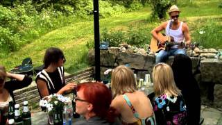 Kim Herold Olohuonekeikalla Tuusulassa 10.6.2011