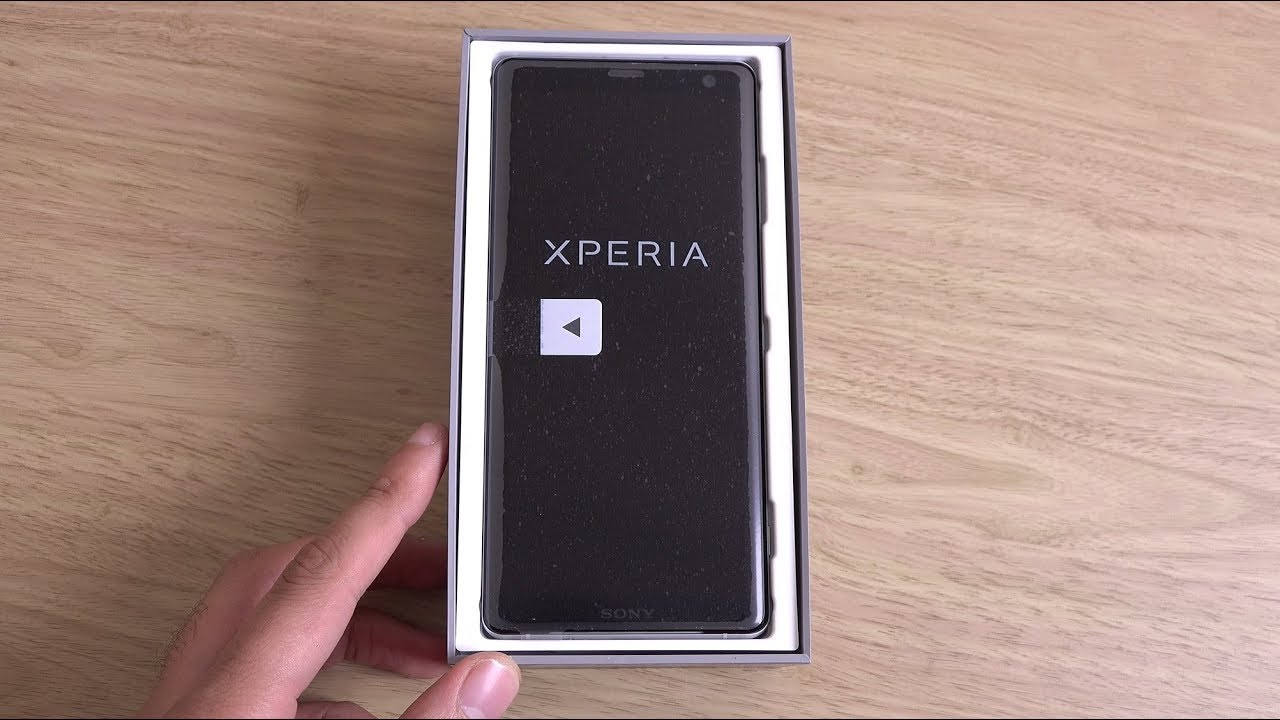 Sony Xperia XZ3 - Unboxing & First Look! (4K)
