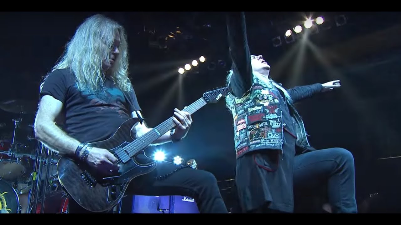 SAXON - Battering Ram (Live In Munich 2015) - YouTube