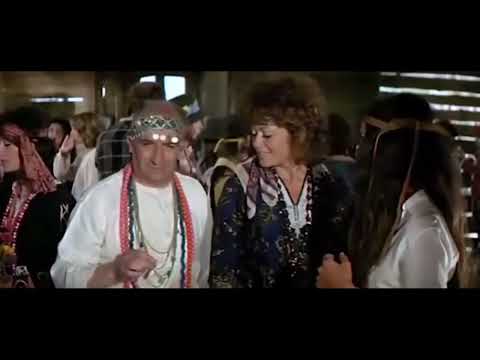 LE GENDARME EN BALADE (1970) - Les gendarmes débarquent chez les hippies