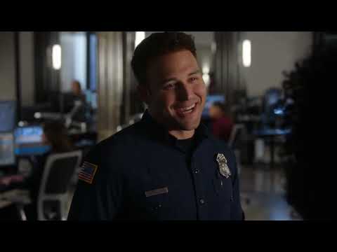 9-1-1 5x16 Claudette und May streiten sich, und Eddie beobachtet sie.