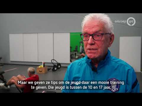 Frits (70) gaat jongeren in Congo leren voetballen